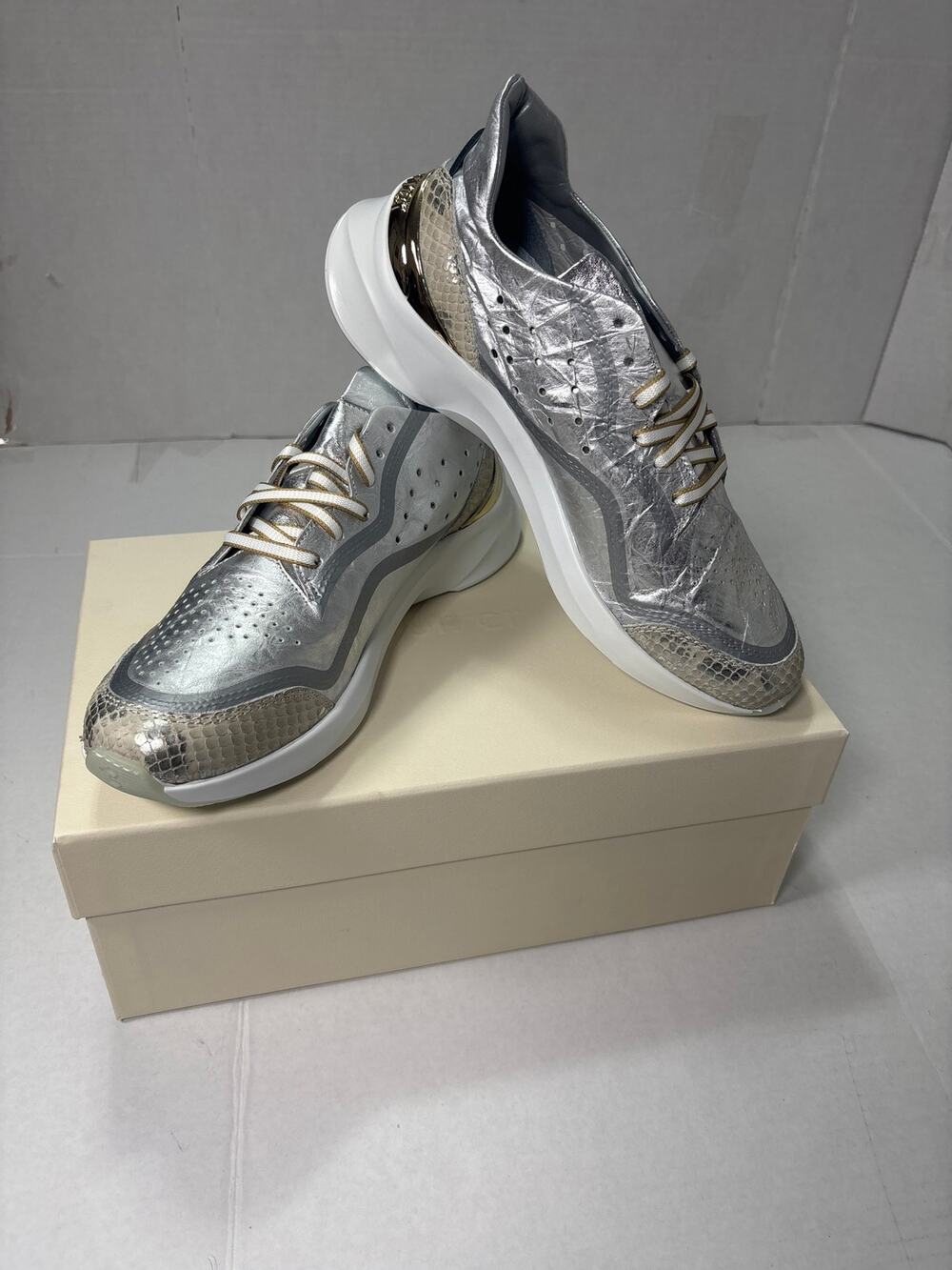 Luxury Uno Women's Acid Green Mono Courser Sneakers Size 8.5